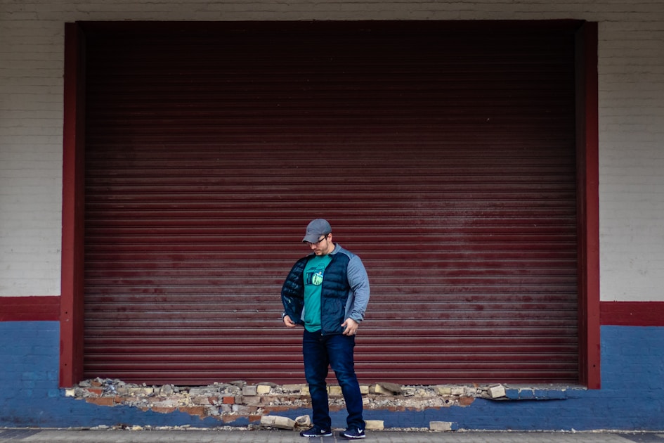 men's black and gray bubble jacket