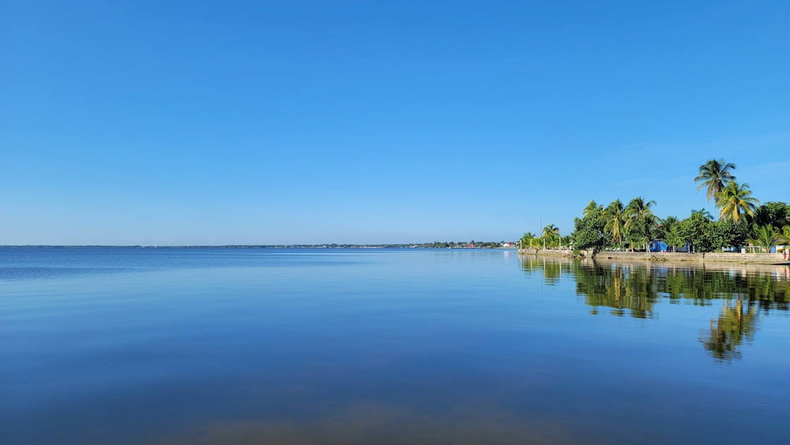 Flygresor och flygbiljetter till Corozal